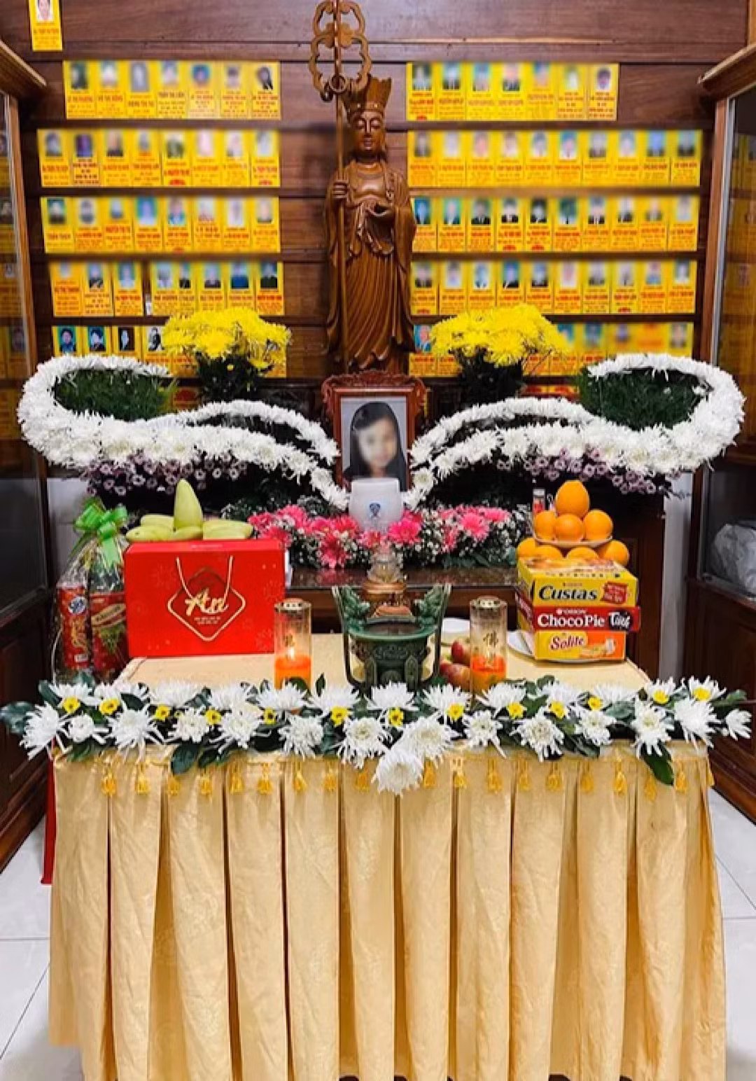 Le 49 ngay cua be gai bi 