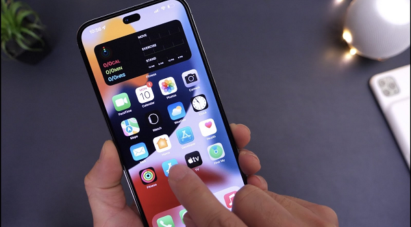 Giống như iPhone 4, được phát hành vào năm 2010, iPhone 14 Pro Max có thể sử dụng các nút âm lượng hình tròn ở bên cạnh. Một tin đồn khác cho rằng “Táo Khuyết” sẽ bỏ khe cắm thẻ SIM vật lý, thay vào đó là các eSIM kép sẽ được sử dụng.