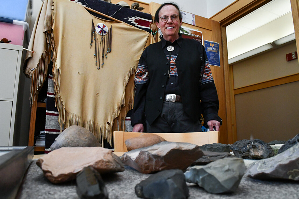 Hopewell áp dụng không phải chỉ vào những bộ lạc vùng nam tiểu bang Ohio bây giờ, mà các bộ lạc bên kia sông Mississippi như ở Missouri, Kansas, Iowa, và Minnesota.