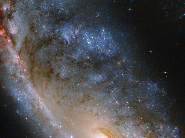 Chưa biết tương lai chúng sẽ lại rời xa nhau hay bị hợp nhất hoàn toàn theo cách thiên hà lớn nuốt thiên hà bé, nhưng nó cũng kích hoạt sự hình thành sao mạnh mẽ ở một trong 2 thiên hà.