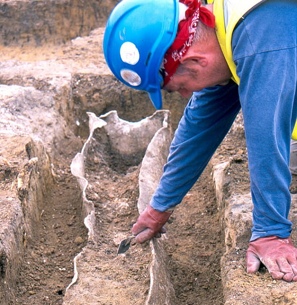 Tiếp tục khai quật, những cấu trúc đầu tiên của khu mộ cổ xa hoa thời La Mã đã được phát hiện. Sau đó một dự án khai quật lớn đã được tiến hành từ đó đến nay.