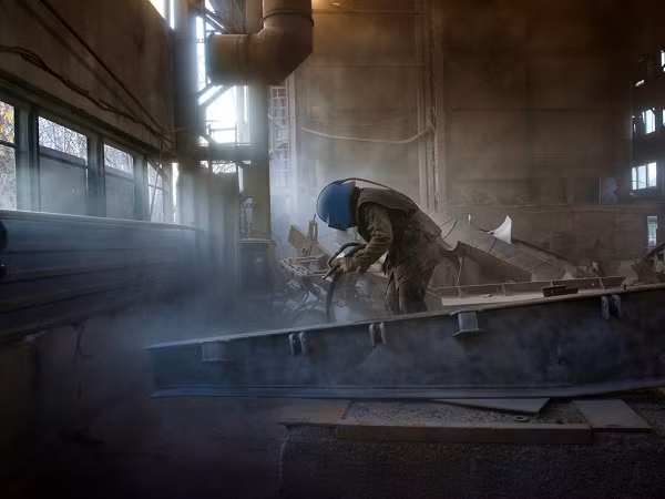 2 triệu cư dân ở Kiev đã không được thông báo ngay bất chấp nguy cơ bụi phóng xạ. Thế giới chỉ biết đến thảm họa sau khi phát hiện thấy bức xạ cao ở Thuỵ Điển.