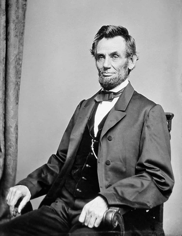 Tổng thống Mỹ Abraham Lincoln từng là một đô vật. Nhờ có đôi chân vững chắc, ông đã trở thành một đô vật cừ khôi khi còn trẻ. Ông chỉ bị đánh bại một lần trong khoảng 300 trận đấu.
