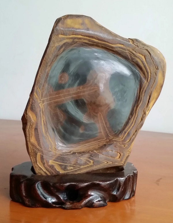 Khi sông Hồng Thủy đi qua làng Mã An, do sự cản trở của đá ngầm cùng với sự xuất hiện của 1 con kênh sâu đã được đào trong nhiều năm đã hình thành nên 1 vịnh nước dài tới hơn 300m.