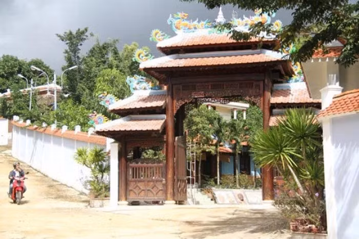 Một góc biệt phủ của ông Ngô Văn Quang xây dựng trái phép trên núi Hải Vân.