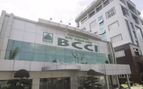 Nhà Khang Điền chi 800 tỷ đồng thâu tóm Công ty Xây dựng Bình Chánh. Cuối tháng 11/2015, CTCP Nhà Khang Điền (KDH) quyết định mua thêm 32 triệu cổ phiếu của CTCP Xây dựng Bình Chánh (BCI) để nâng sở hữu tại đây lên 57,3% vốn điều lệ và chính thức sở hữu BCI như là một công ty con của KDH. Số tiền bỏ ra là gần 800 tỷ đồng.