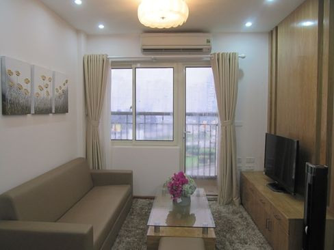 Theo một nhân viên kinh doanh bất động sản của dự án này, dự án đã mở bán được 2 giai đoạn và đang chuẩn bị mở bán giai đoạn 3 với số lượng căn hộ chào bán là 50 - 60 căn. Hiện các khách hàng đặt mua nhà đang hoàn thiện hồ sơ. Ảnh thực tế phòng khách căn hộ mẫu của dự án.