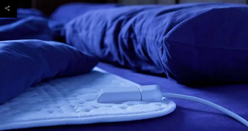 Đệm điện. Đệm sưởi điện giúp làm ấm cực tốt song có thể gây ra những vấn đề nghiêm trọng nếu không sử dụng đúng cách. Một chiếc đệm mới có các tính năng an toàn như điều khiển biến trở, giúp giảm thiểu nguy cơ hỏa hoạn. Trong khi đó, những chiếc đệm cũ có thể có các vấn đề như không thể ngắt khi đệm quá nóng.