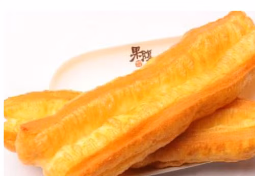 Thực phẩm chứa nhiều nhôm. Các thực phẩm như bột chiên, bánh rán, bánh nhãn, bánh trứng, khoai tây chiên,... có khả năng chứa lượng lớn nhôm. Khi đi vào cơ thể, nhôm ức chế hoạt động của các enzym trong não khiến khả năng ghi nhớ, tư duy kém, thậm chí gây mất trí nhớ.