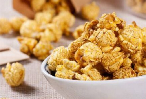 Thực phẩm chứa nhiều chì. Chuyên gia cảnh báo những đồ ăn vặt quen thuộc như bỏng ngô, trứng bác thảo, snack,... tiềm ẩn nguy cơ chứa lượng lớn chì. Lượng lớn chì đi vào cơ thể gây tổn thương não bộ, chậm phát triển trí tuệ, tăng nguy cơ mắc các bệnh về não và ảnh hưởng đến sự phát triển hầu hết các cơ quan trên cơ thể người.