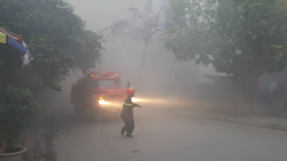 Phòng Cảnh sát Phòng cháy và Chữa cháy số 3 đã điều nhiều cán bộ, chiến sĩ và phương tiện, khí tài đến địa điểm xảy ra cháy.