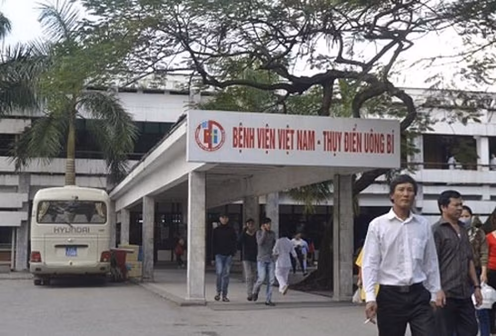 Truy tim nguyen nhan 12 khach nuoc ngoai nhap vien nghi ngo doc thuc pham