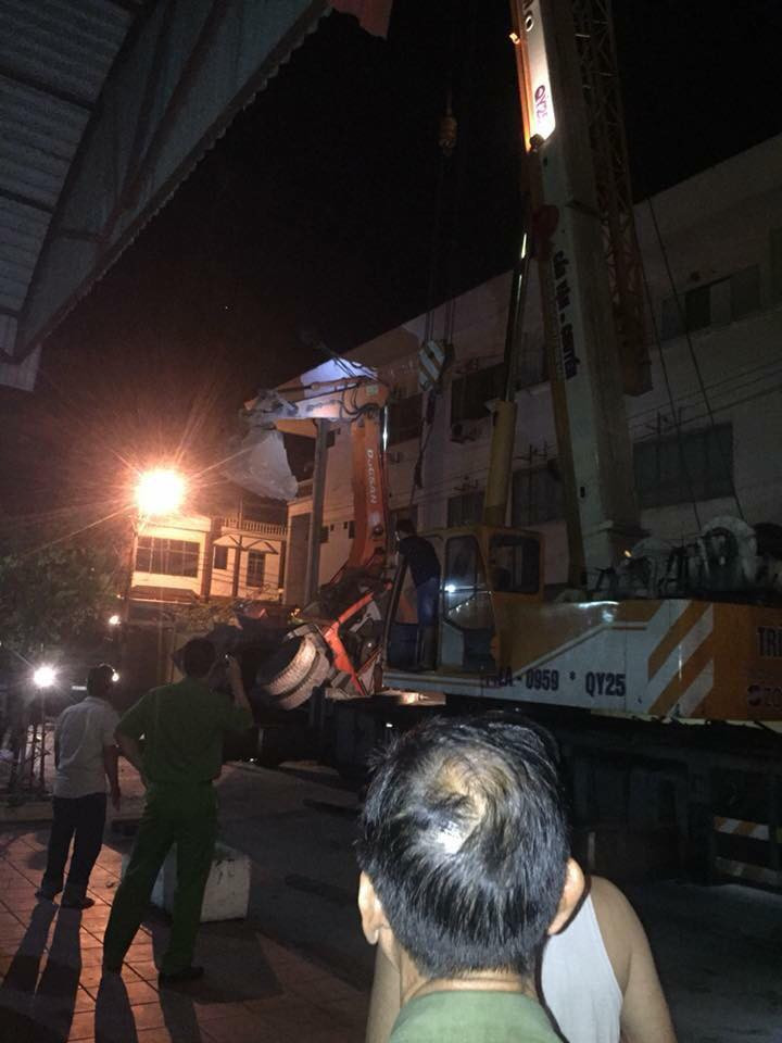 Ho tu than o Quang Ninh: Dan lo, Chu tich phuong 