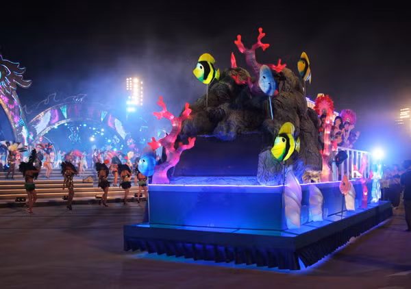 Những chiếc xe hoa mô hình nhằm quảng bá những giá trị văn hóa, lịch sử, du lịch đặc sắc của Quảng Ninh đến với du khách trong nước và bạn bè quốc tế.