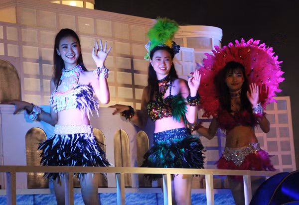 Những màn trình diễn "nóng bỏng".