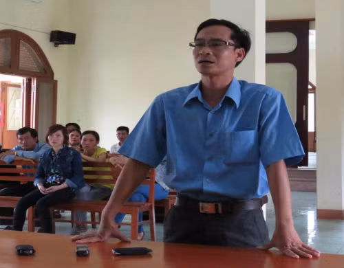 Cong an boi thuong viec kham nguc phu nu trai phap luat-Hinh-2