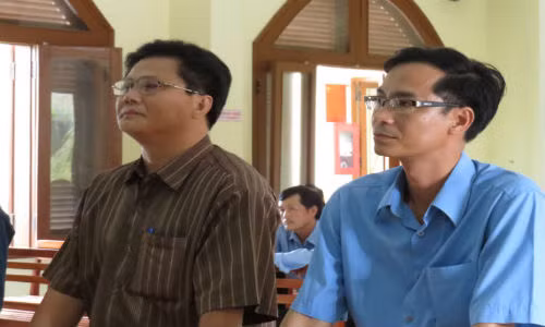 Cong an boi thuong viec kham nguc phu nu trai phap luat