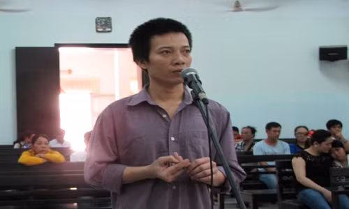 Duong noi thu tinh hiep dam chau gai 10 tuoi