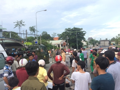 7. Bình Dương: Nam thanh niên không làm chủ tốc độ, tông vào đuôi xe tải tử vong Khoảng 16h30 ngày 16/7, trên đường Võ Minh Đức, thuộc khu phố 5 phường Phú Thọ, TP.TDM, do điều khiển xe đổ dốc không quan sát Nguyễn Văn Phục (SN 1985, quê Đồng Tháp) không xử lý kịp vào lao thẳng vào đuôi xe tải tử vong...