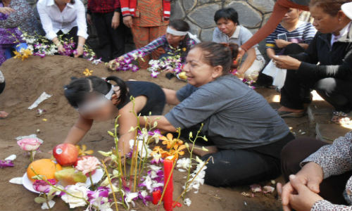 Tham sat o Binh Phuoc: Ai duoc quyen nuoi duong be Na?-Hinh-2