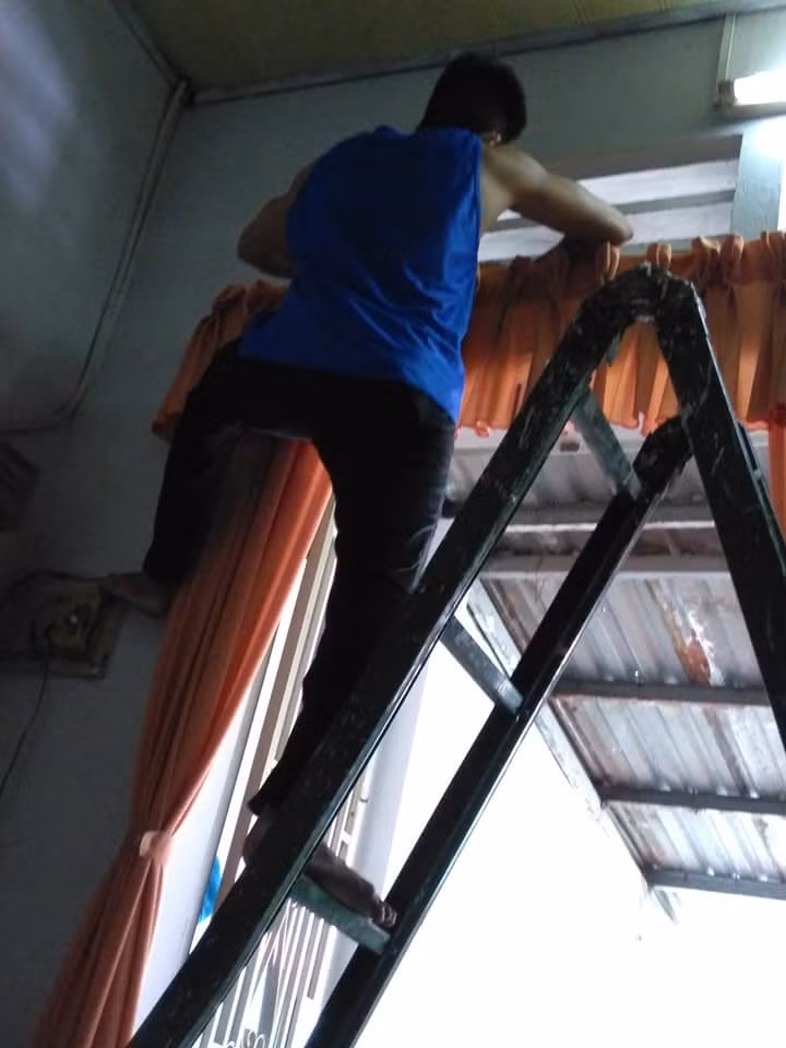 Co nang “khoe” ban trai cu sua nha giup nhan “mua chi trich“