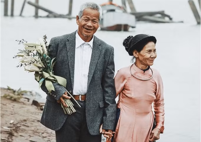 Nguoi moi met di tim mot nua, ke dang tam song kiep da dinh?