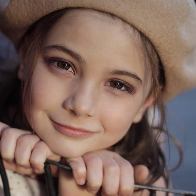 Sắp tới, cô bé sẽ xuất hiện trong bộ phim bom tấn "Godzilla: King of the Monsters" công chiếu cuối tháng 5.