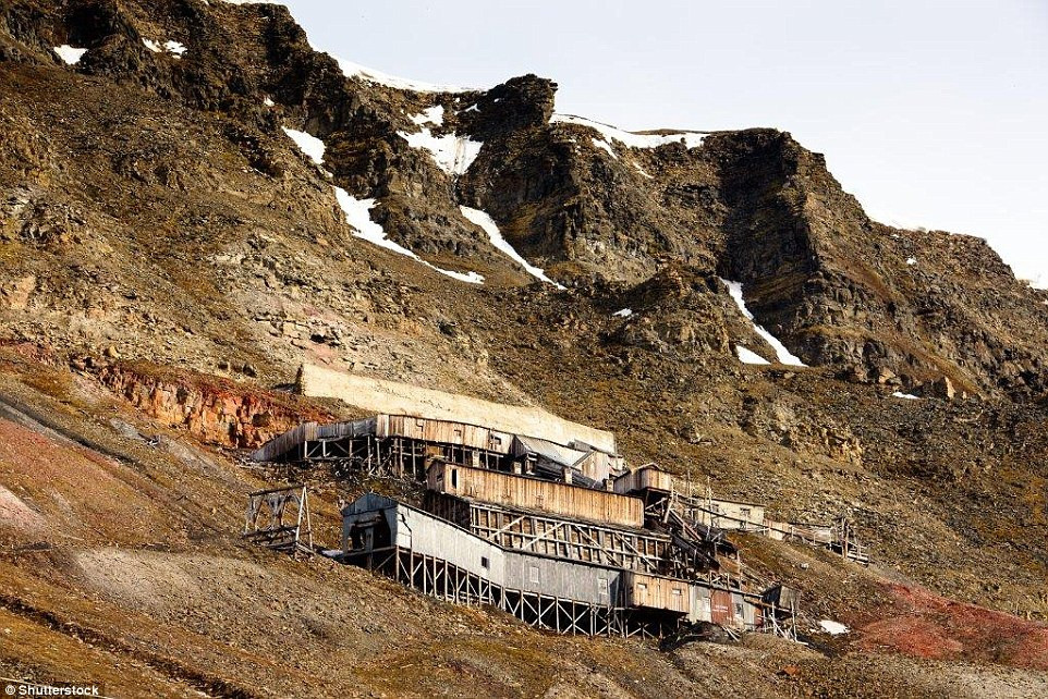 Khung cảnh tĩnh mịch, heo hút tại một điểm khai thác than bị bỏ hoang ở thị trấn Longyearbyen, Svalbard, Na Uy.
