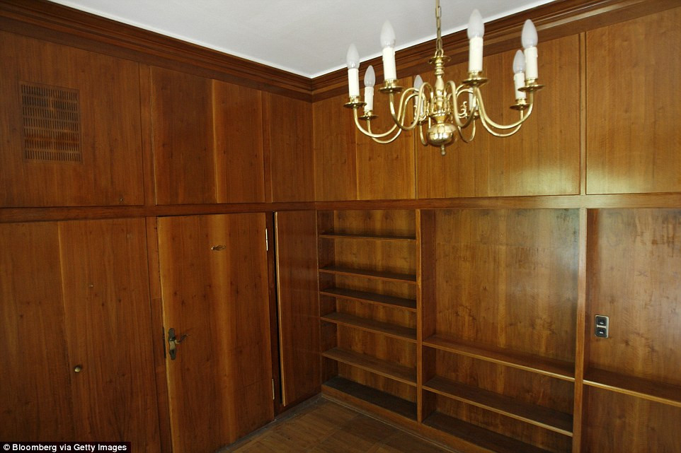 Với lịch sử đen tối gắn liền với phát xít Đức, dinh thự Joseph Goebbels không có người mua sau 2 thập kỷ được rao bán.