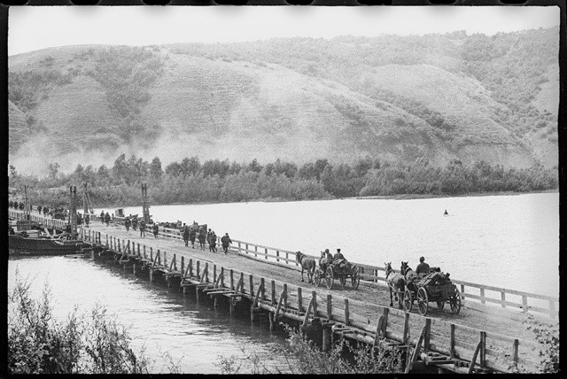 Những cỗ xe ngựa được quân đội Liên Xô sử dụng trong cuộc chiến với phát xít Đức để bảo vệ thành phố Stalingrad năm 1942. Mời độc giả xem video: Châu Á kỷ niệm ngày kết thúc Chiến tranh thế giới 2 (nguồn: VTC14)