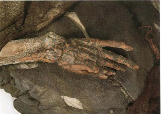 Hơn 100 thi hài được gọi là những xác ướp Tarim vì chúng được tìm thấy ở lưu vực hồ Tarim phía Tây Trung Quốc.