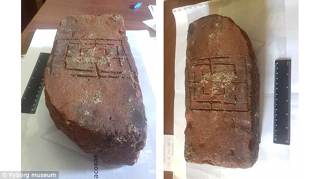 Một bàn cờ thời Trung cổ trong phòng chứa bí mật bên dưới lâu đài ở Nga có từ thế kỷ 13 mới được các chuyên gia phát hiện.