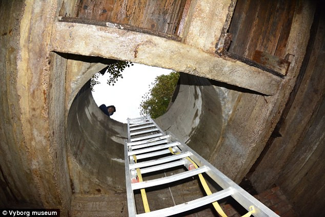 Lâu đài Vyborg được xây vào năm 1293 trên hòn đảo của Nga nằm gần biên giới Phần Lan.