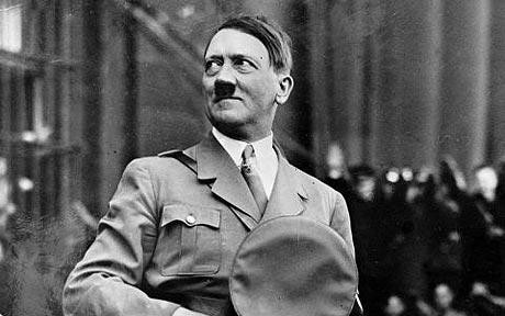 Do vậy, Hitler thay đổi kế hoạch và xây dựng các trại tập trung ở nhiều nước chiếm đóng rồi tàn sát hàng triệu người Do Thái với những cách thức tàn bạo. Mời độc giả xem video: Tiếp tục truy tìm tội phạm chiến tranh thời phát xít Đức (nguồn: VTC14)