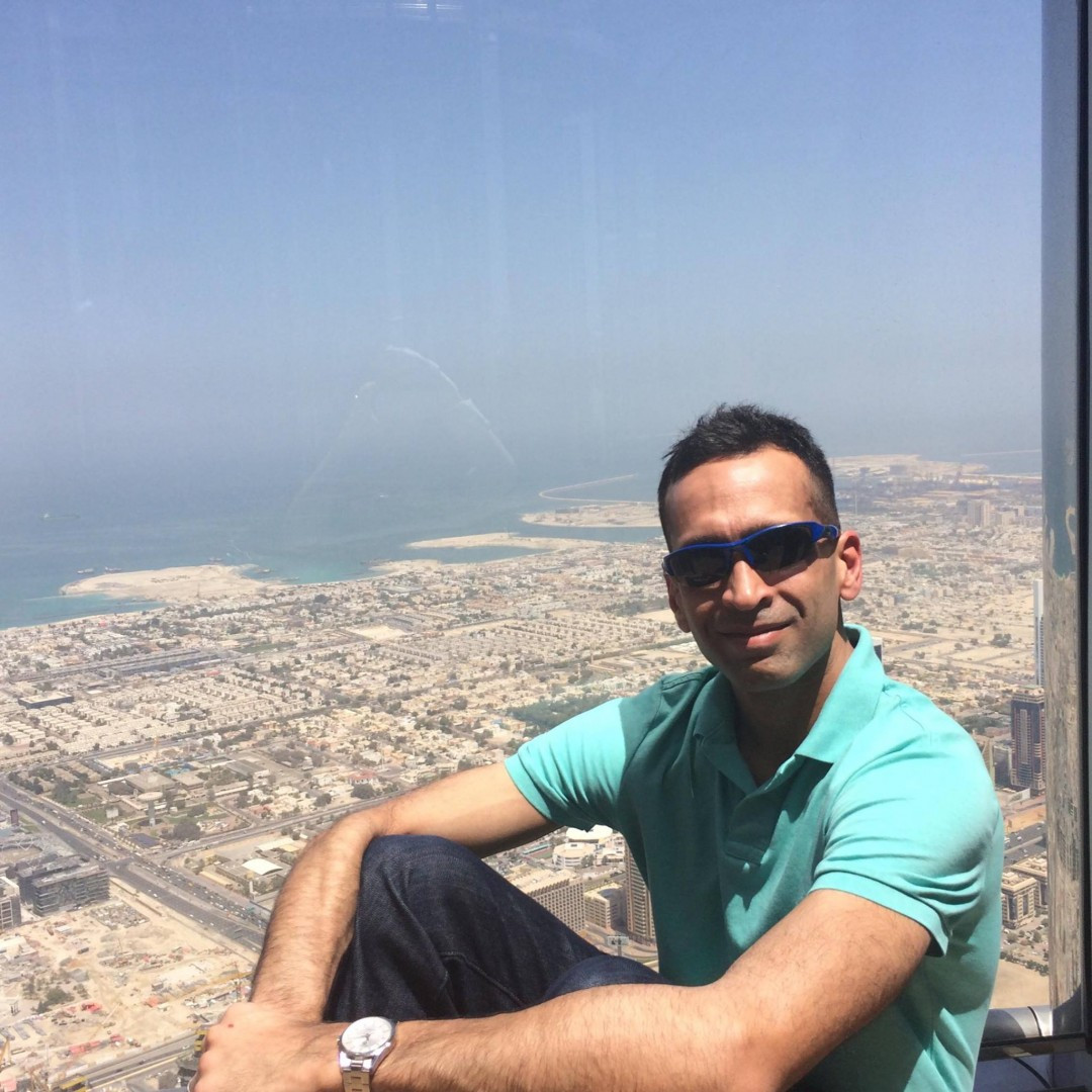 Một ngày sau khi phát hiện thi thể của bà Fric-Shamji, cảnh sát đã tiến hành bắt giữ người chồng - bác sĩ Mohammed Shamji.