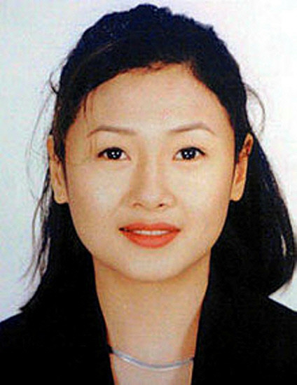 Nu vo si dai den bi hiep, giet roi dot xac duoi ong cong