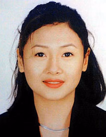 Nu vo si dai den bi hiep, giet roi dot xac duoi ong cong