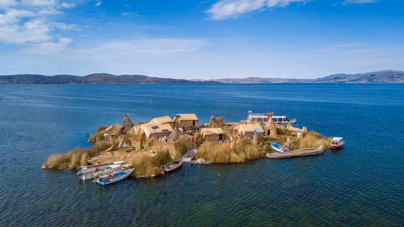 Thêm nữa, Titicaca cũng là hồ nước ngọt lớn nhất ở Nam Mỹ tính theo thể tích nước trong hồ.