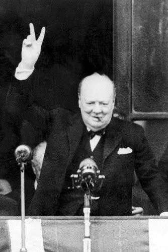 Các chuyên gia an ninh của Anh làm như vậy vì quan ngại Đức quốc xã và kẻ thù có thể lợi dụng thói quen hút xì gà của Thủ tướng Churchill để hạ độc nhà lãnh đạo cấp cao của chính phủ Anh.