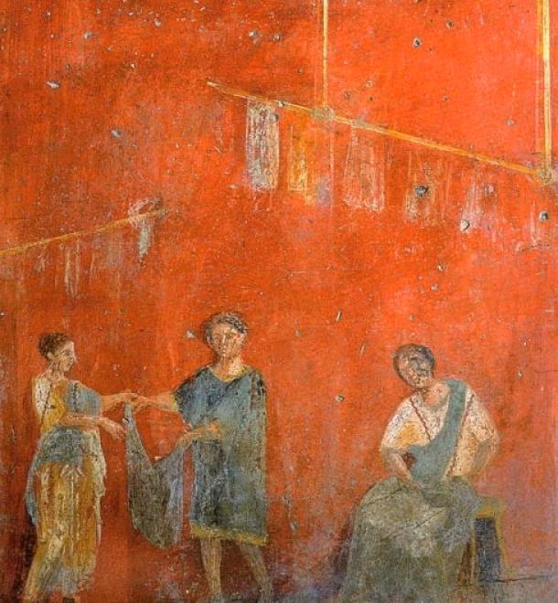 Cụ thể, người ta thu thập nước tiểu từ các địa điểm thu gom. Về sau, nước tiểu được dùng để giặt sạch bụi bẩn trên quần áo cũng như dùng để thuộc da.