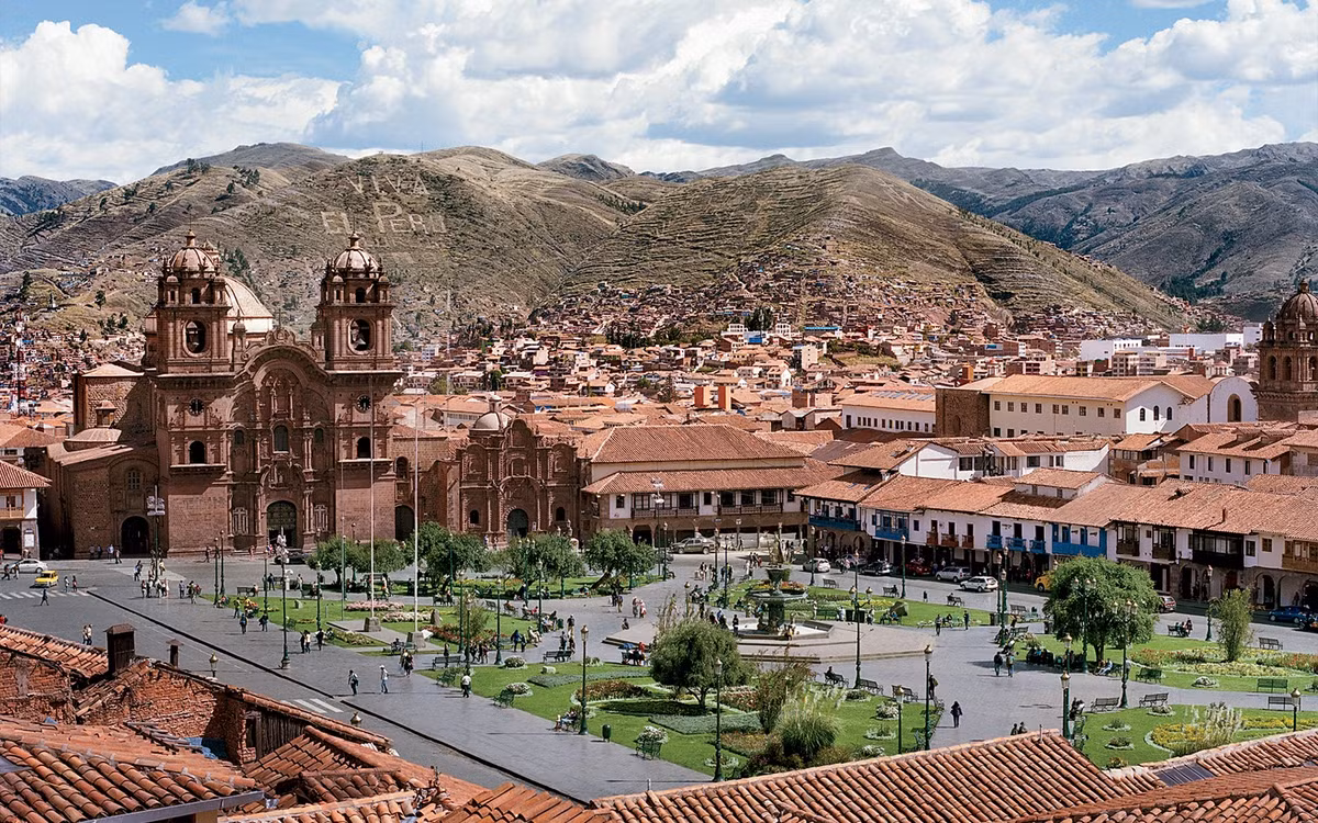 Thành phố cổ Cuzco ở Peru từng là thủ đô của đế chế Inca. Nơi đây là trung tâm chính trị - văn hóa - tôn giáo của người Inca trong nhiều thế kỷ.