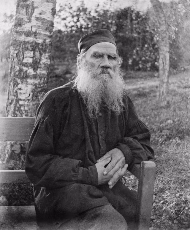 Chân dung nhà văn Leo Tolstoy nổi tiếng nước Nga năm 1897.