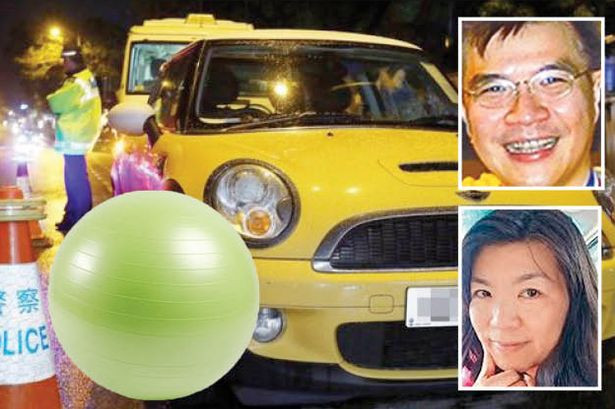 Việc làm trên đã khiến người vợ 47 tuổi và con gái 16 tuổi của bác sĩ Khaw Kim-sun tử vong vì bị ngộ độc khí CO khi ngồi trong xe.