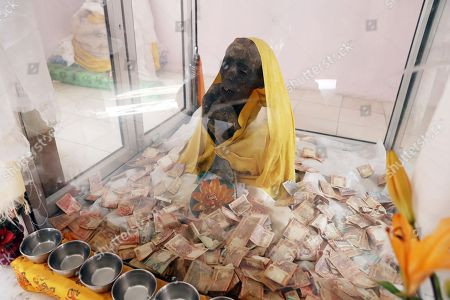 Nhờ quá trình tự ướp xác tự nhiên vô cùng gian khổ trên, thi hài thiền sư Tenzin còn nguyên vẹn đến ngày nay.