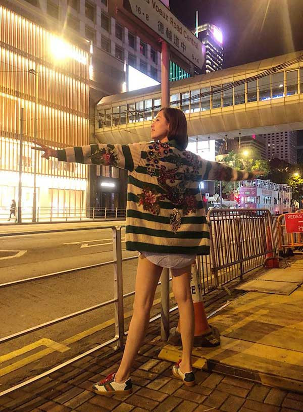 Mai Phuong Thuy bat mi thoi quen mua hang hieu khong can nhin gia-Hinh-5