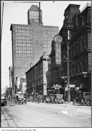 Tuy nhiên, do không có bằng chứng nên vợ của ông Small - bà Theresa được loại bỏ khỏi danh sách nghi phạm có liên quan đến việc mất tích của chồng. Trong quá trình điều tra, bà Theresa còn nói với mọi người rằng có thể chồng của bà đang ở với nhân tình.