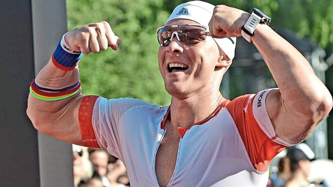 An ca tram dia sushi mot lan, van dong vien Duc bi nha hang 