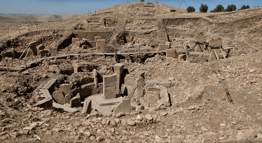 Gobekli Tepe ở Thổ Nhĩ Kỳ là ngôi đền cổ xưa nhất thế giới với niên đại hơn 11.500 năm tuổi. Các chuyên gia phát hiện ngôi đền này vào năm 1994.