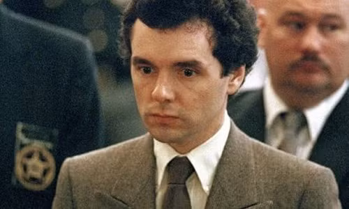 Rung ron sat nhan co biet danh “Thien than cua than chet”