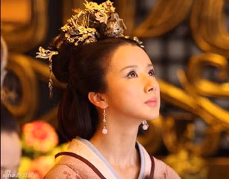 Về sau, Lã Hậu cho Thích Phu nhân sống trong nhà tiêu và gọi đó là Nhân Trư (người lợn). Cho đến lúc chết, Thích Phu Nhân bị Lã Hậu hành hạ và phải sống những ngày cuối đời trong chốn "địa ngục trần gian".